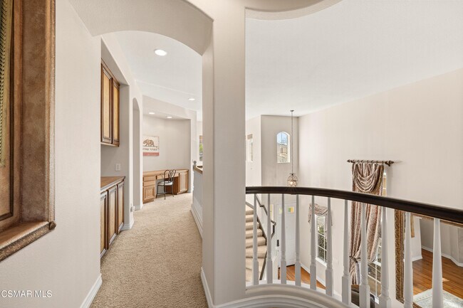 Building Photo - 615 Camino Del Lago