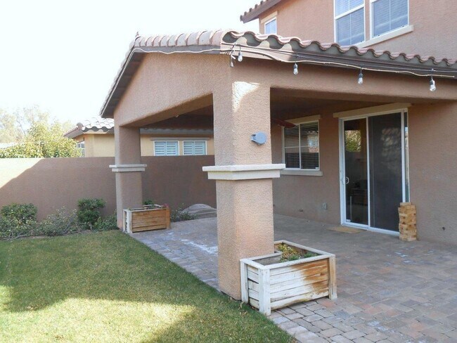 Building Photo - Beautiful Spacious Home in Mountains Edge