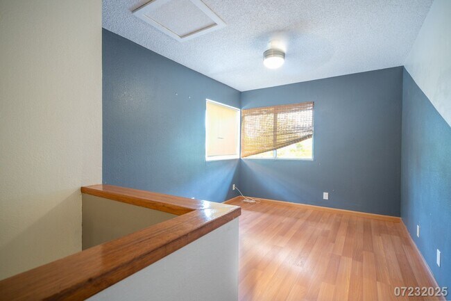 Building Photo - Move-In Ready! 3br, 2.5 ba in Makakilo, $3...
