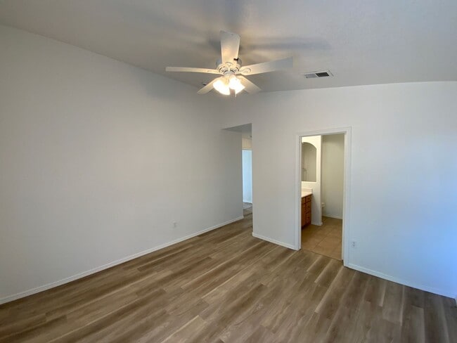Building Photo - 3 Bedroom Single Story Home Available Near...