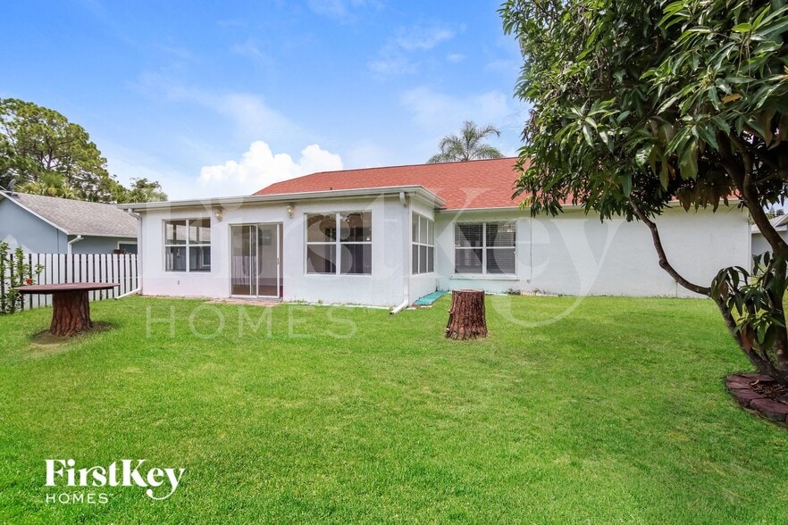 Building Photo - 374 Stendal Rd NW