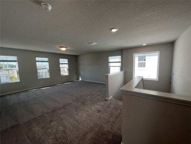 Building Photo - 1024 Griffon Ave