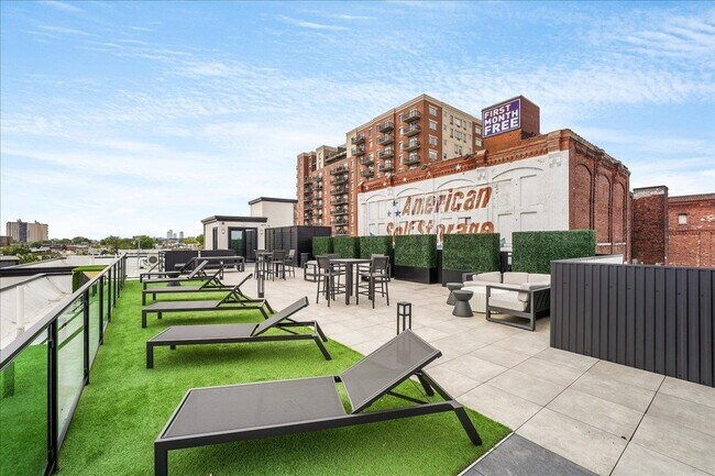 Building Photo - 121 34th St