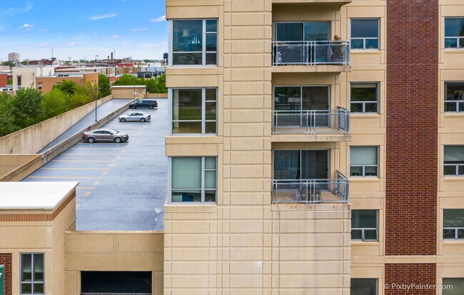 Building Photo - 100 N Hermitage Ave