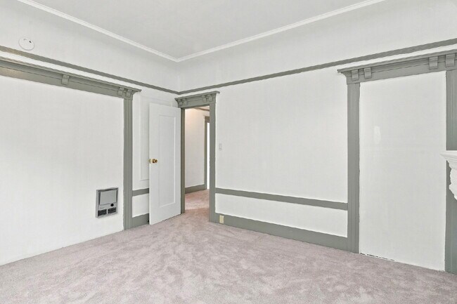 Building Photo - "Charming 2-Bedroom in Vibrant San Francisco!"