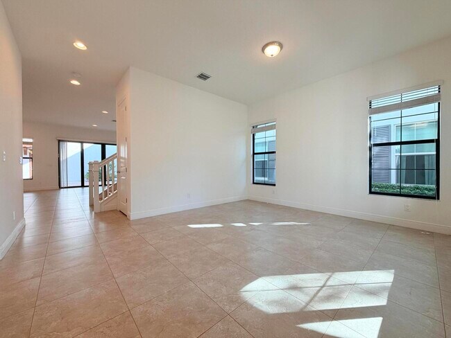 Building Photo - 2074 Dickens Terrace