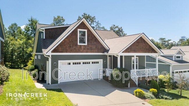 Building Photo - 17 Woodbridge Park Dr
