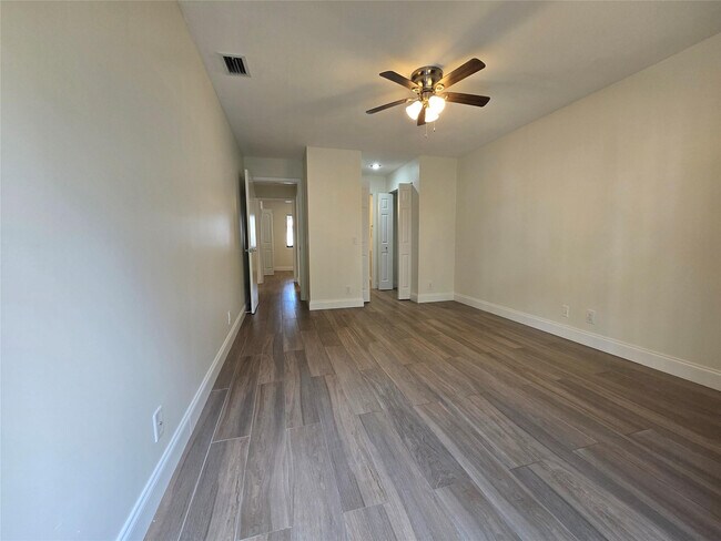 Building Photo - 2177 Montpeliar