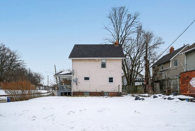 Building Photo - Charming 3BR House in Cleveland