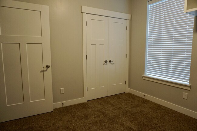 Building Photo - 14659 Bloom Dr