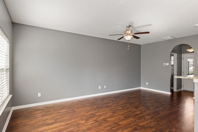 Building Photo - 105 Dursley Ln