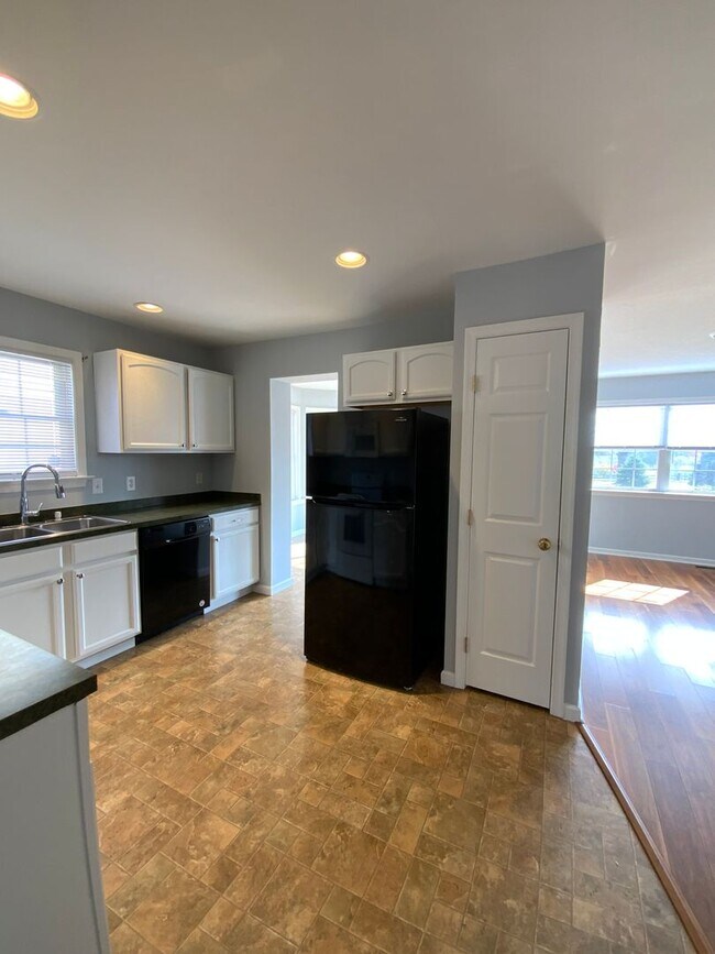 Building Photo - Great town home in Sterling Place