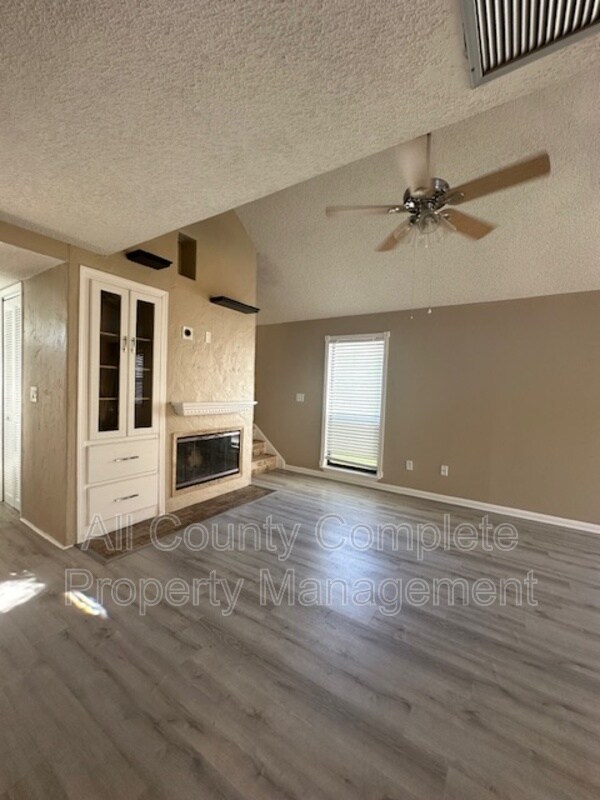 Building Photo - 6653 Periwinkle Dr