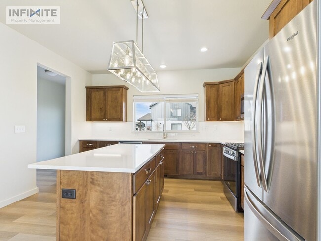 Building Photo - 3 Bedroom plus office space - Modern Comfort in a Peaceful Setting