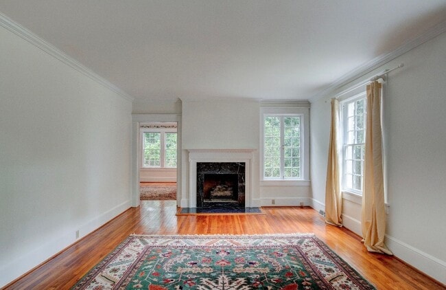 Building Photo - Executive 3/3 House in College Heights- $2,795