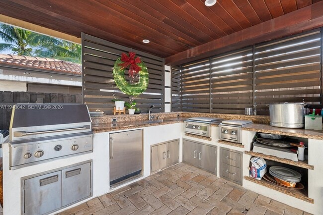 Building Photo - 1360 SW 142nd Ave