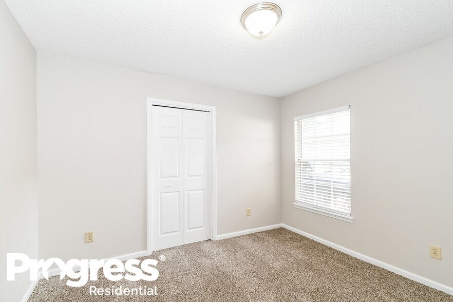 Building Photo - 1659 Spring Oaks Ln