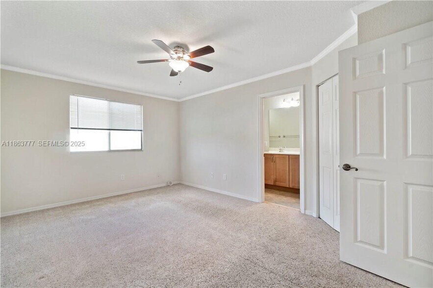 Building Photo - 5905 Abbey Rd