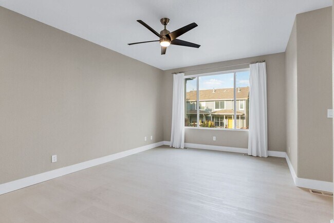 Building Photo - Modern Edgewater Condo Near Sloan’s Lake A...