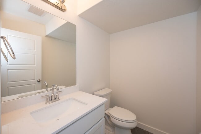 Building Photo - 2541 N Fall Breeze Wy