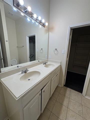 Building Photo - 400 Angler Dr