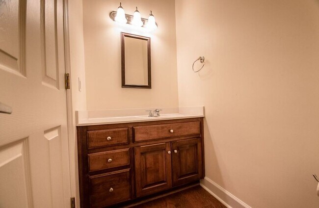 Building Photo - Spacious 4-Bedroom Home with Modern Amenities on Expansive Lot in Valdosta, GA