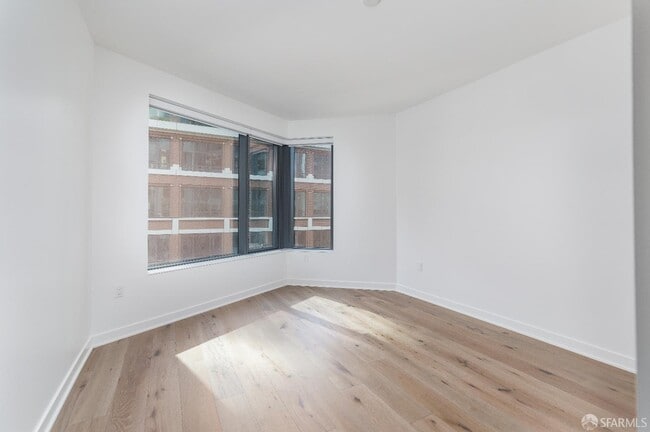 Building Photo - 280 Spear St