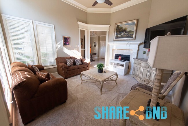 Building Photo - 48 Dartmouth Dr