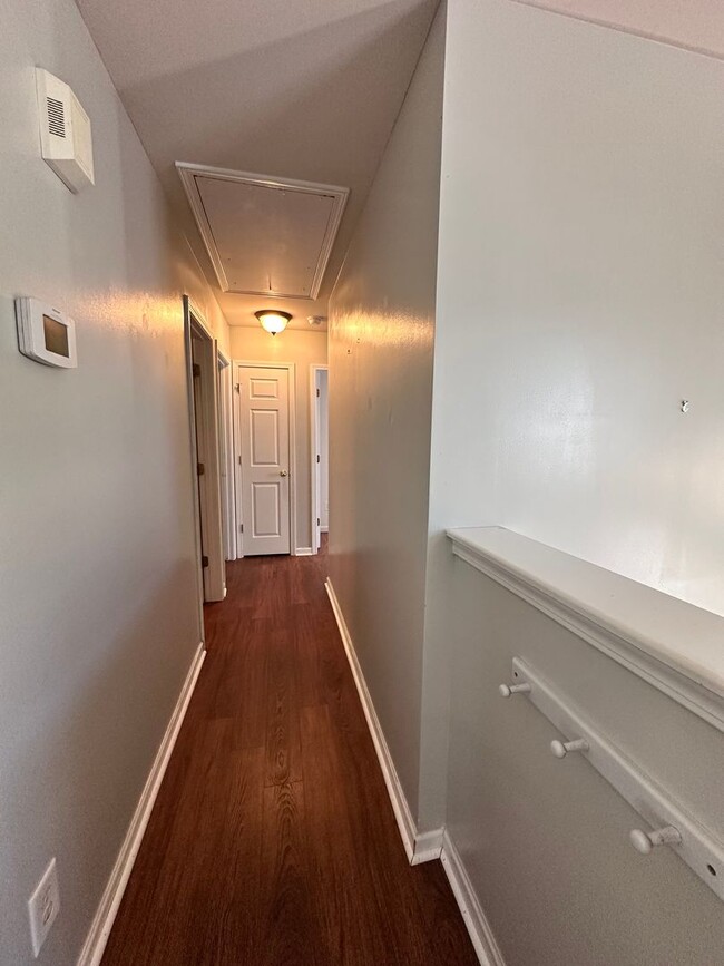 Building Photo - Exclusively Offered By Muse Realty Rentals...