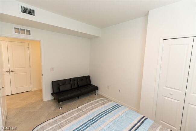 Building Photo - 16572 Kingwood Ln