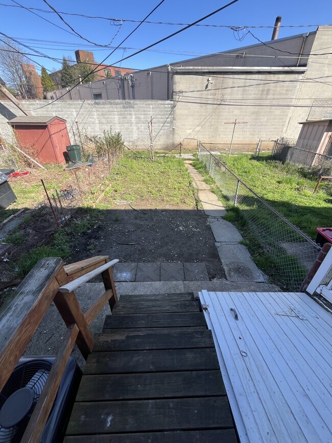 Building Photo - 605 Lehigh Ave