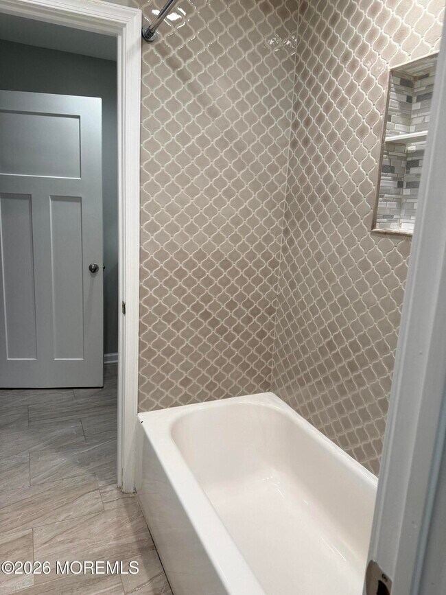 Building Photo - 35 Arno St