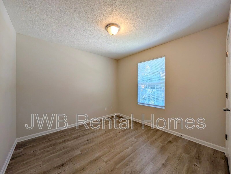 Building Photo - 8216 Eaton Ave