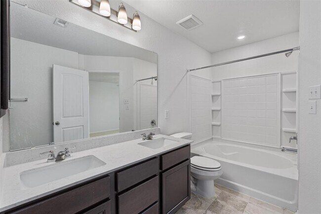 Building Photo - 305 Los Cobos Ln