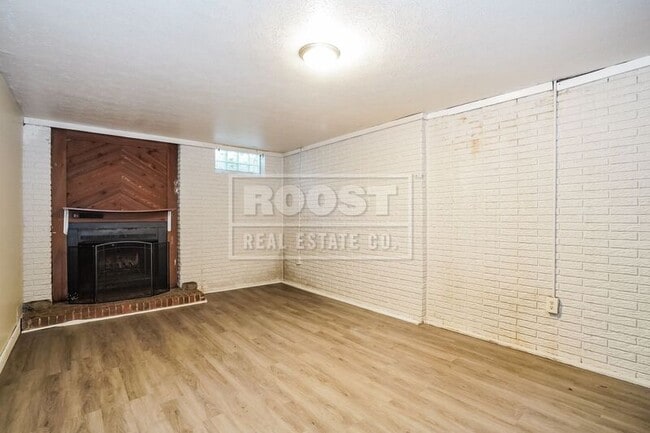 Building Photo - 5623 Chatford Dr