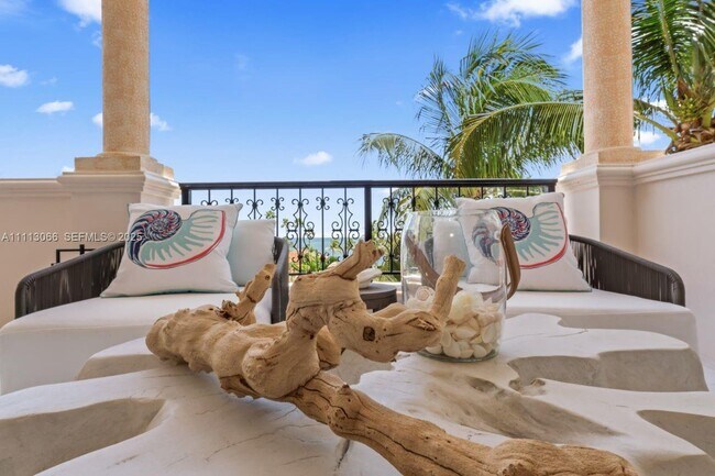 Building Photo - 19143 Fisher Island Dr