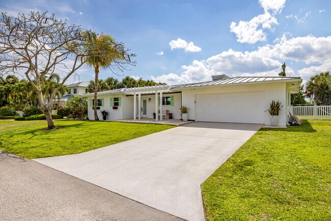 Building Photo - 461 Apollo Dr