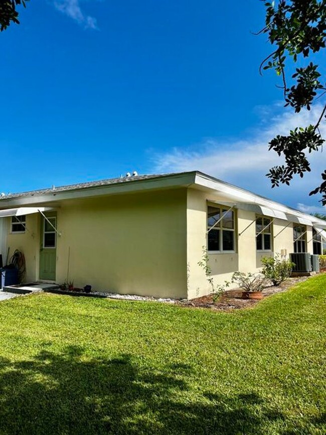 Building Photo - Annual Rental in Fort Pierce