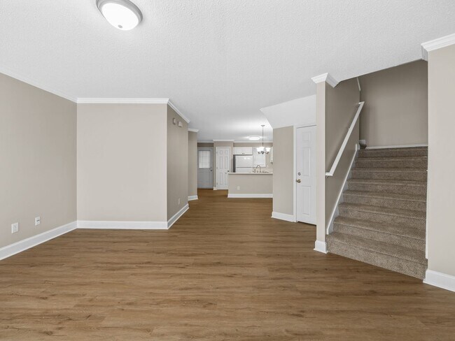 Building Photo - Newly Renovated 2BR, 2.5 BA in Greer SC