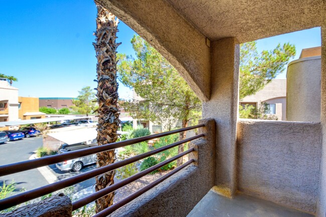 Building Photo - SUNSET BAY CONDO Two bed/ Two bath condo l...