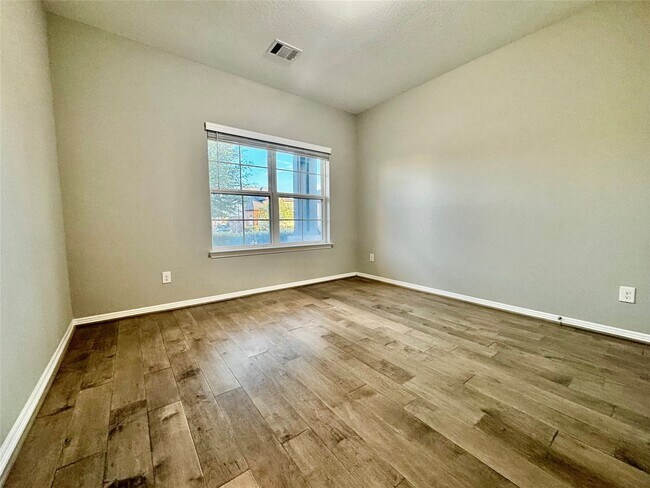 Building Photo - 28622 Monarch Cliffs Dr
