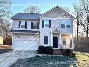 Building Photo - Spacious 4BR/2.5BA House in Statesville, NC!