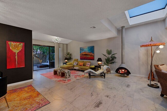 Building Photo - Mountain View Retreat in Palm Springs