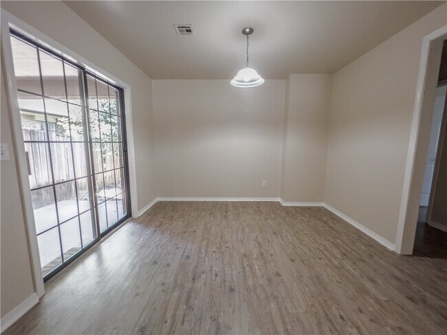 Building Photo - 2020 S F St