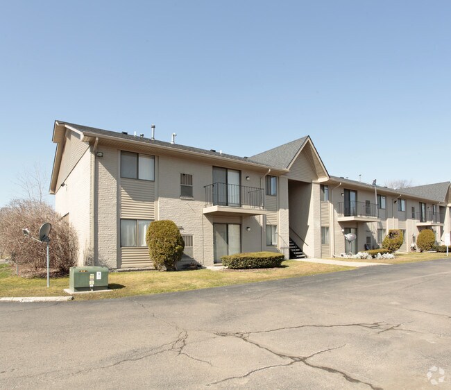 Glenwood Apartments 23243 15 Mile Rd Clinton Township MI 48035