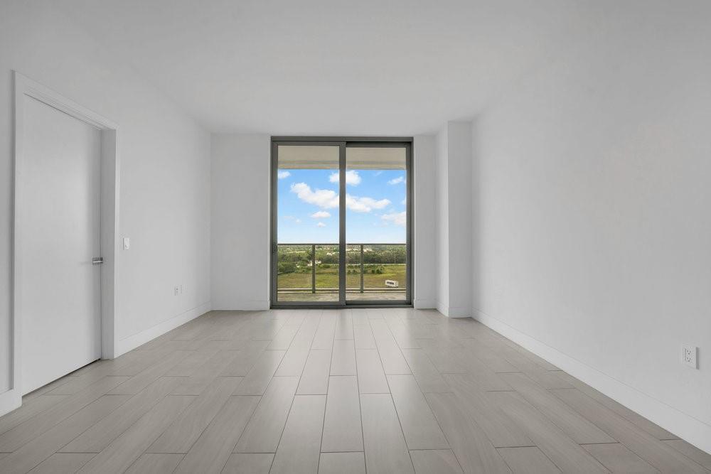 Building Photo - 2000 Metropica Way