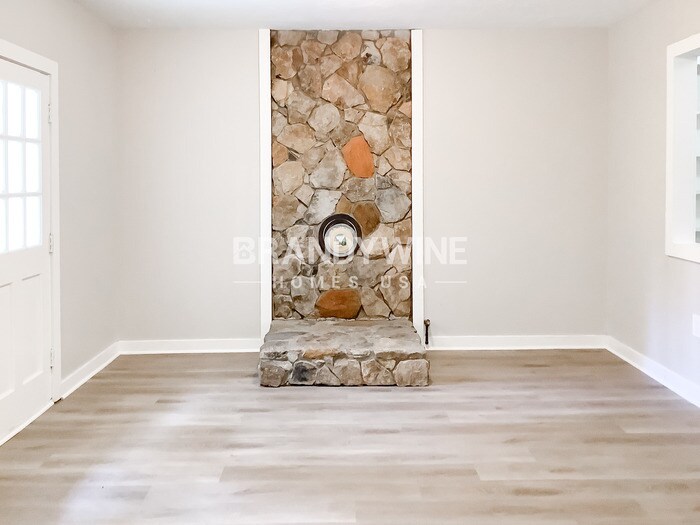 Building Photo - 2472 Westhill Ct NW
