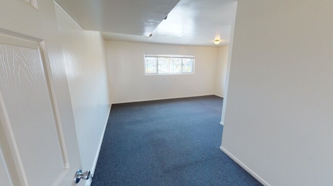 Building Photo - 6525 Del Playa Dr
