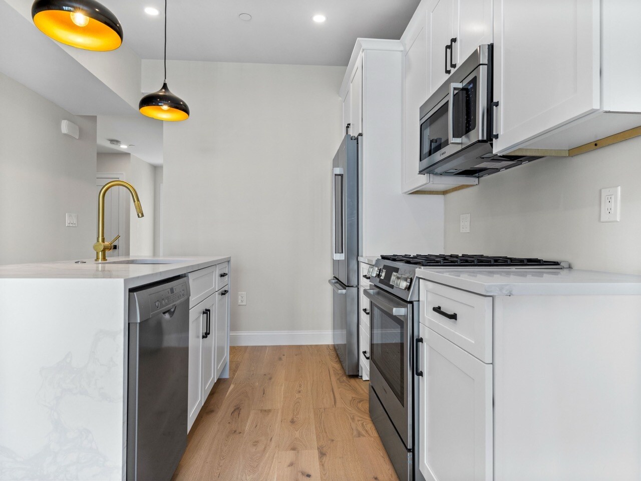 Building Photo - 48 Woodward St