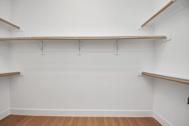 Building Photo - 2810 Riverby Rd